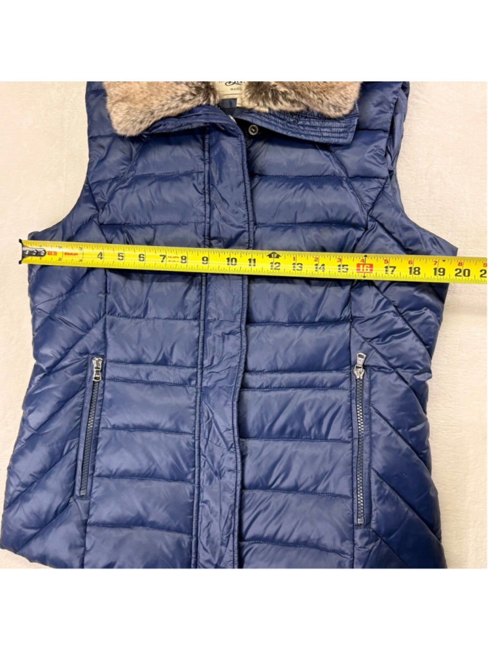 Women's G.H. Bass & Co. Blue Puffer Vest with Faux Fur Collar Medium - Picture 10 of 10